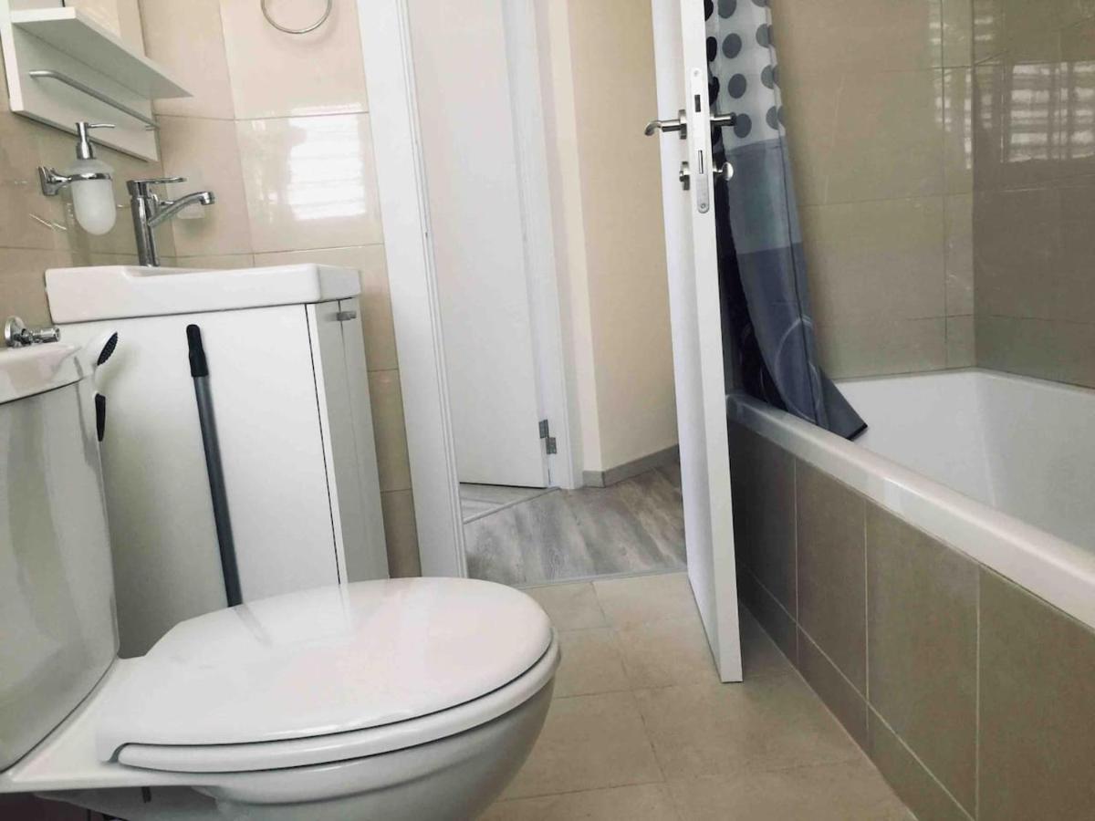 2 Bdr Nitza Appartment With Balkony เนทันยา ภายนอก รูปภาพ