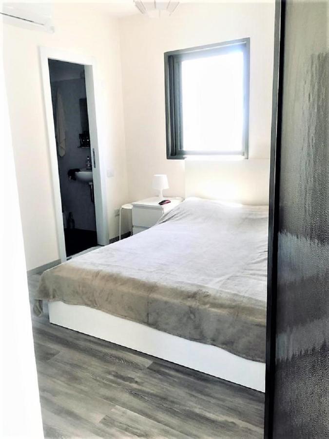 2 Bdr Nitza Appartment With Balkony เนทันยา ภายนอก รูปภาพ